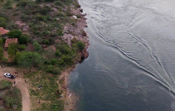 Corpo de homem arrastado por enxurrada é encontrado às margens de rio
