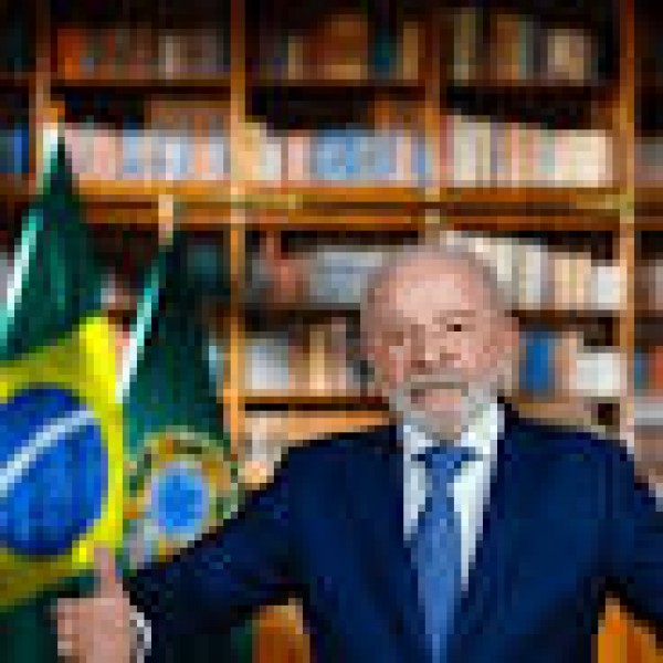 Lula diz que tarifaço de Trump tem apoio de políticos “traidores da pátria"